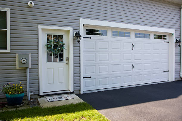 24/7 Emergency Garage Door Panel Replacement experts in Mountain View, HI
